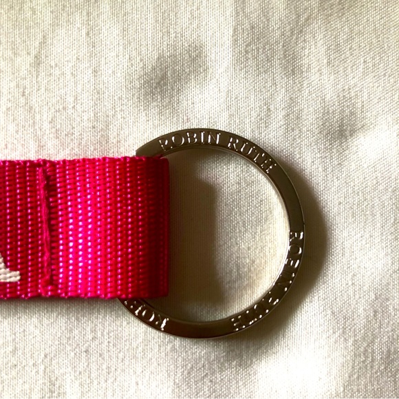 Robin Ruth Key Chain - Picture 4 of 6